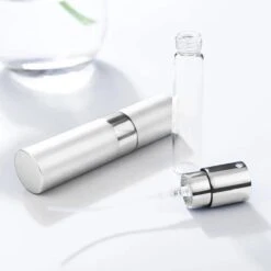 Scenty - Parfum Verstuiver Navulbaar - Mini Parfum Flesje - Reisflesje - Zilver 12 Scenty - Parfum Verstuiver Navulbaar - Mini Parfum Flesje - Reisflesje - Zilver -Damesparfum Winkel 1200x1200 226