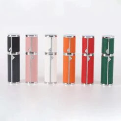 Hervulbare Parfumverstuiver-5ml-Mini Parfumverstuiver-Kleine Spuitfles Voor Parfum-Lege Parfumflesje Voor Op Reis Glasspray Draagbaar Parfumpakket Met Lederen Hoes - Mandarijn Groen 27 Hervulbare Parfumverstuiver-5ml-Mini Parfumverstuiver-Kleine Spuitfles Voor Parfum-Lege Parfumflesje Voor Op Reis Glasspray Draagbaar Parfumpakket Met Lederen Hoes - Mandarijn Groen -Damesparfum Winkel 1200x1200 273