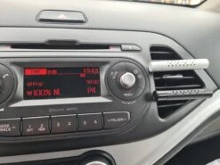 Autoparfum - Luchtverfrisser Auto - Inclusief 5 Geuren - Luxe Design - ZWART - Hervulbaar - Fris 12 Autoparfum - Luchtverfrisser Auto - Inclusief 5 Geuren - Luxe Design - ZWART - Hervulbaar - Fris -Damesparfum Winkel 1200x899 1